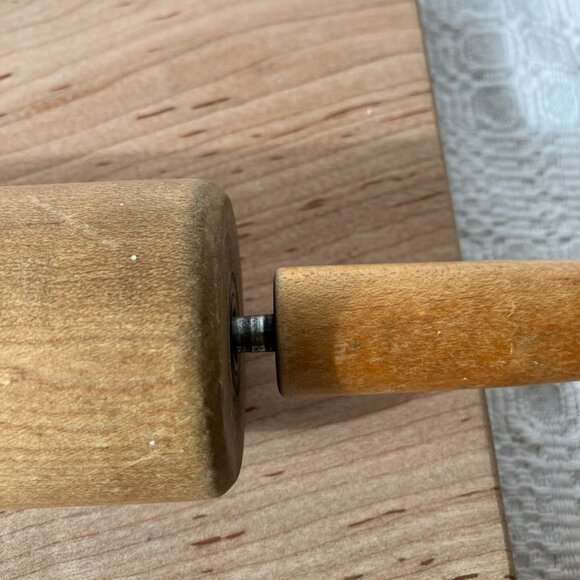 Antique Vintage Wooden Rolling Pin In Excellent Condition Farmhouse Decor 17” - Picture 2 of 3